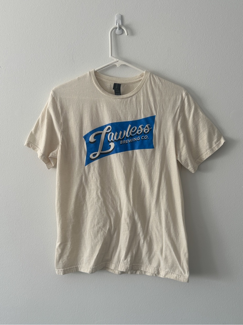Gildan Lawless Brewing Co. Cream T-Shirt Size Medium